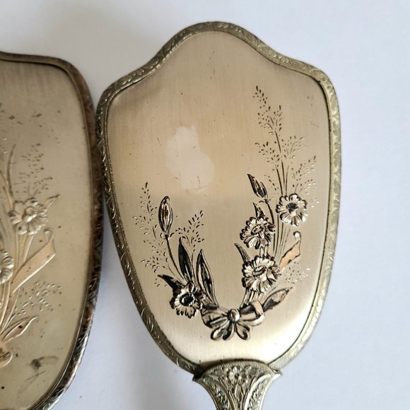 Vintage hand mirror with and hair brash. Vanity set. Made in USA. - Picture 3 of 11